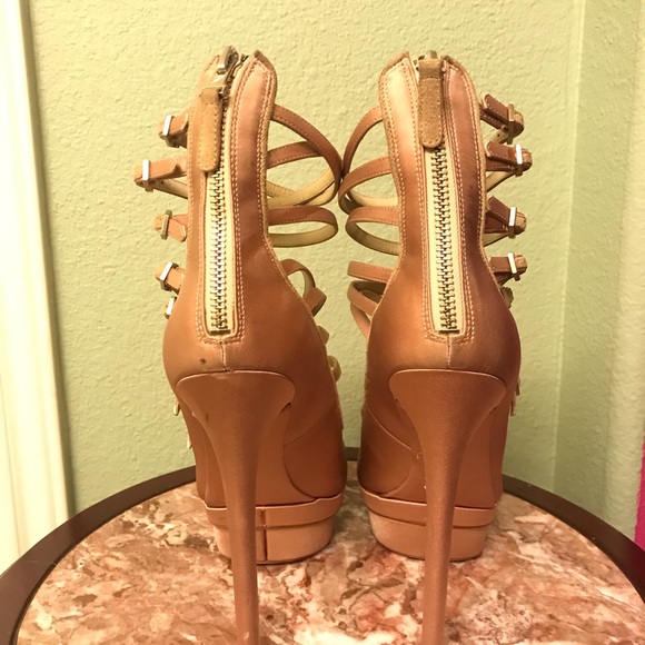 Platform, high heels! - Picture 2 of 3